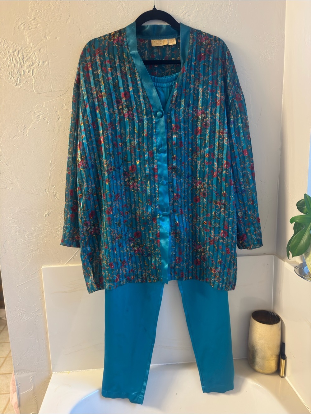 VINTAGE - Victoria's Secret Gold Label - Teal Satin Floral PJ Set - Size L